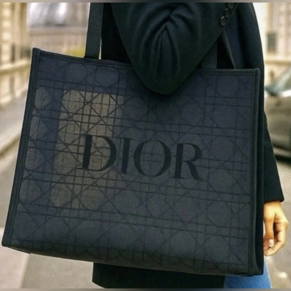 New in Bag Dior Black Double Mesh GWP Tote & Pouch Set Velour Dior & Handles - Picture 6 of 11